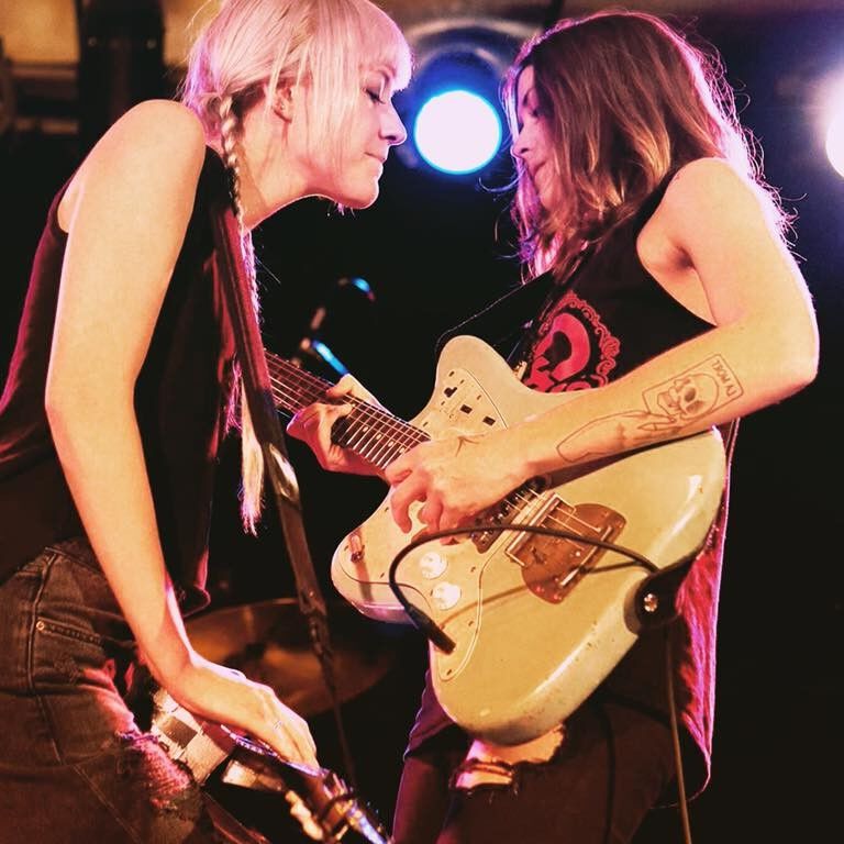 LARKIN POE -Megan & Rebecca Lovell (blues rock band) hot sisters 14 of 19 pics