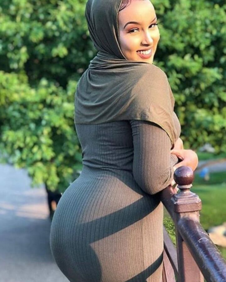 MUSLIM HIJAB HORNY LADIES 14 of 49 pics