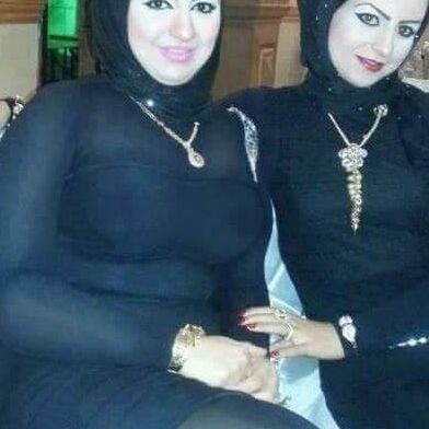 Hijab and Niqab Women  7 of 408 pics