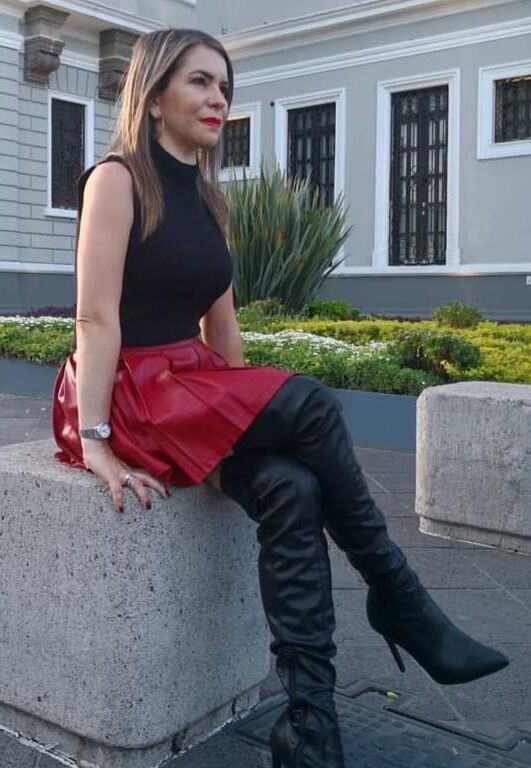 perfect mature in leather and boots 12 of 24 pics