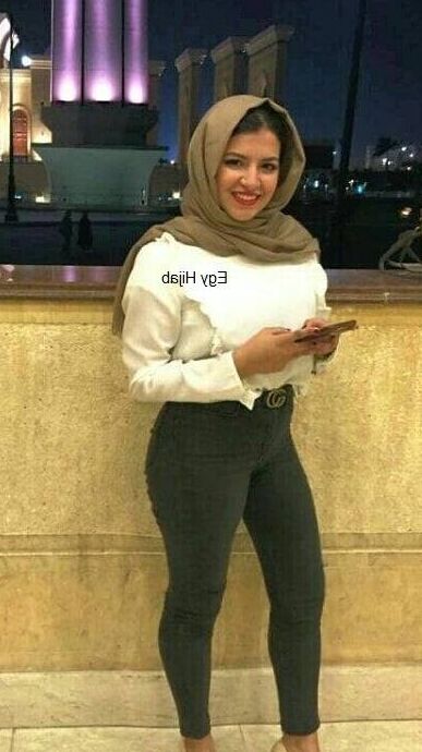 thick Muslim hijab married women  17 of 47 pics
