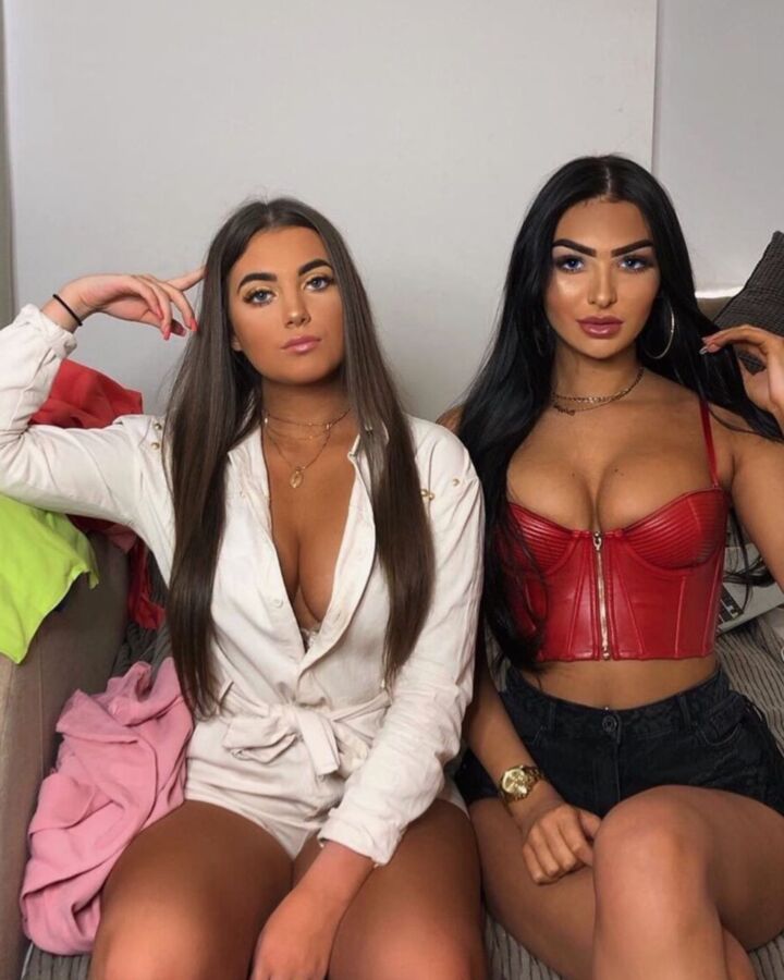 Left or Right ? who will you fuck and how (No limits Comments) 16 of 16 pics