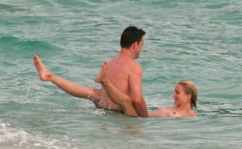 Cameron Diaz Sexy Nude Couple at Public Beach 21 of 47 pics