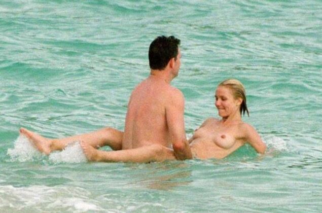 Cameron Diaz Sexy Nude Couple at Public Beach 14 of 47 pics