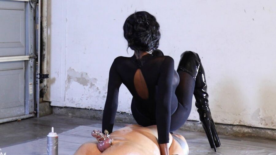 Black Domme 3 of 56 pics