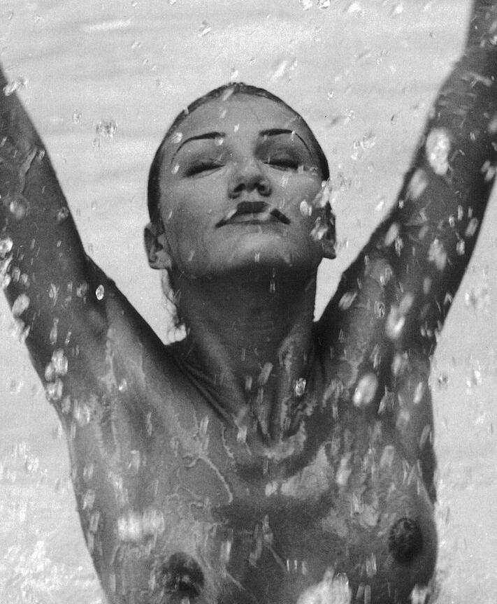 Cameron Diaz Sexy Nude in the Pool Pics 11 of 52 pics