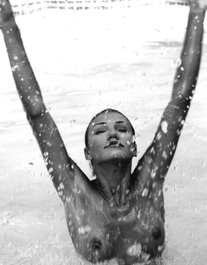 Cameron Diaz Sexy Nude in the Pool Pics 9 of 52 pics