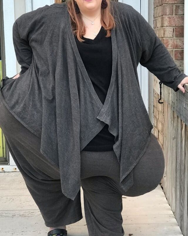 Asymmetrical SSBBW 6 of 20 pics