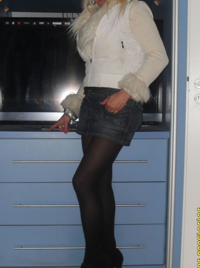 Gosia G. - polish bimbo milf in pantyhose, boots and leather  8 of 18 pics