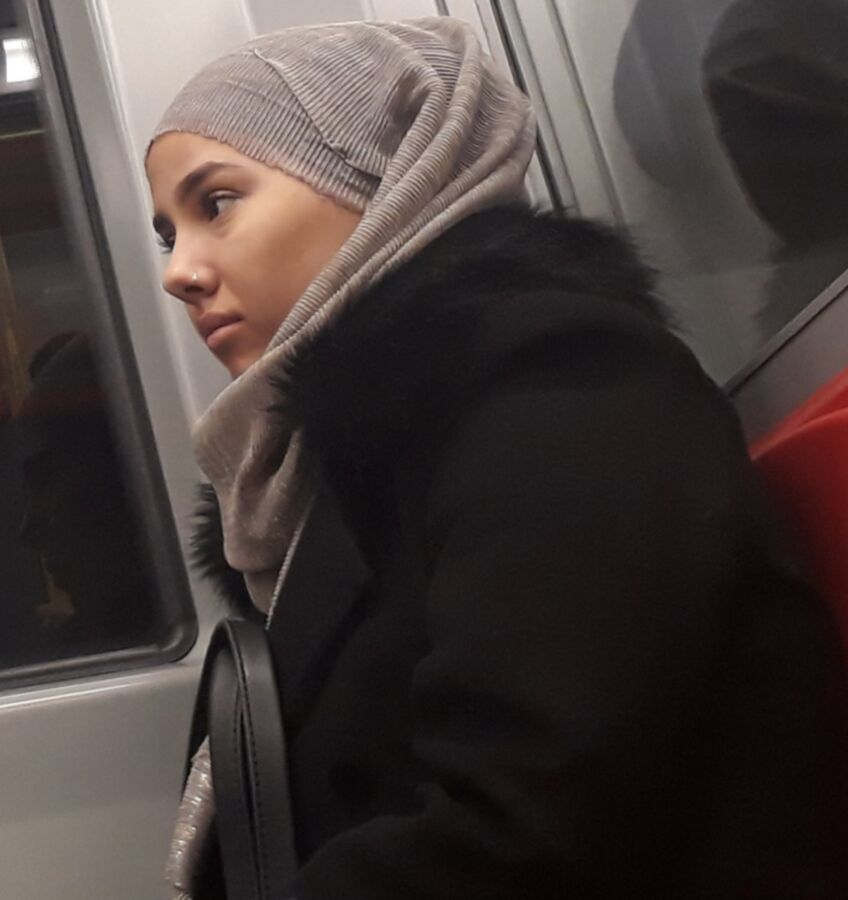 public hijabis 7 of 17 pics