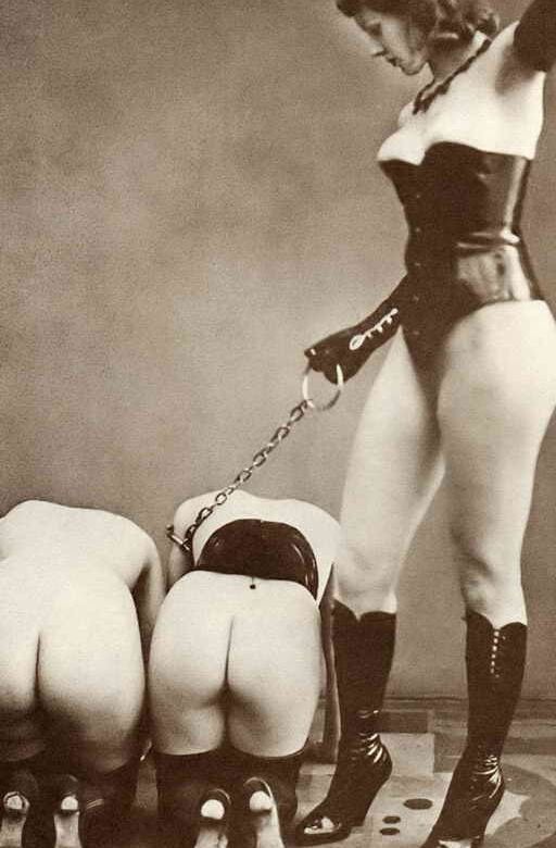Dame Taetowierte Retro Bdsm