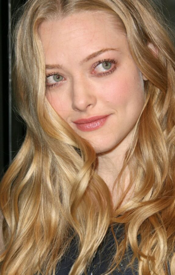 Amanda Seyfried 18 of 115 pics