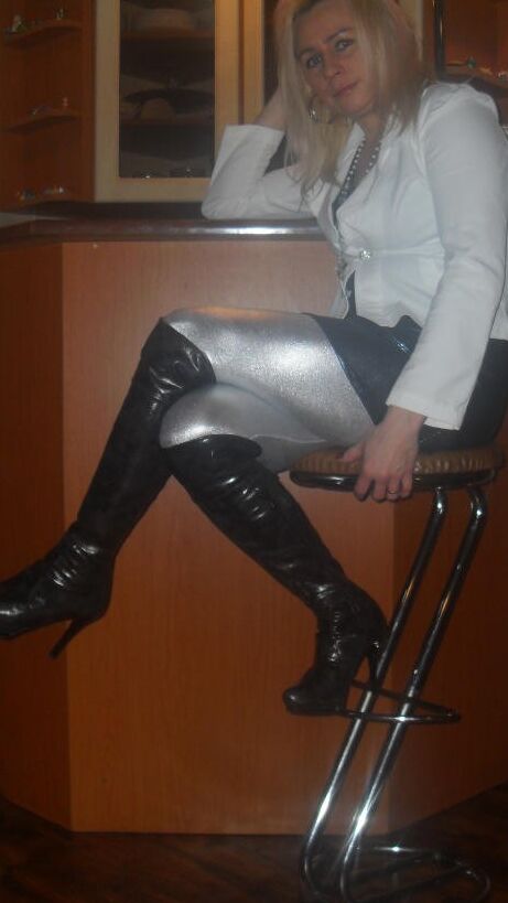 Gosia G. - polish bimbo milf in pantyhose, boots and leather  12 of 18 pics