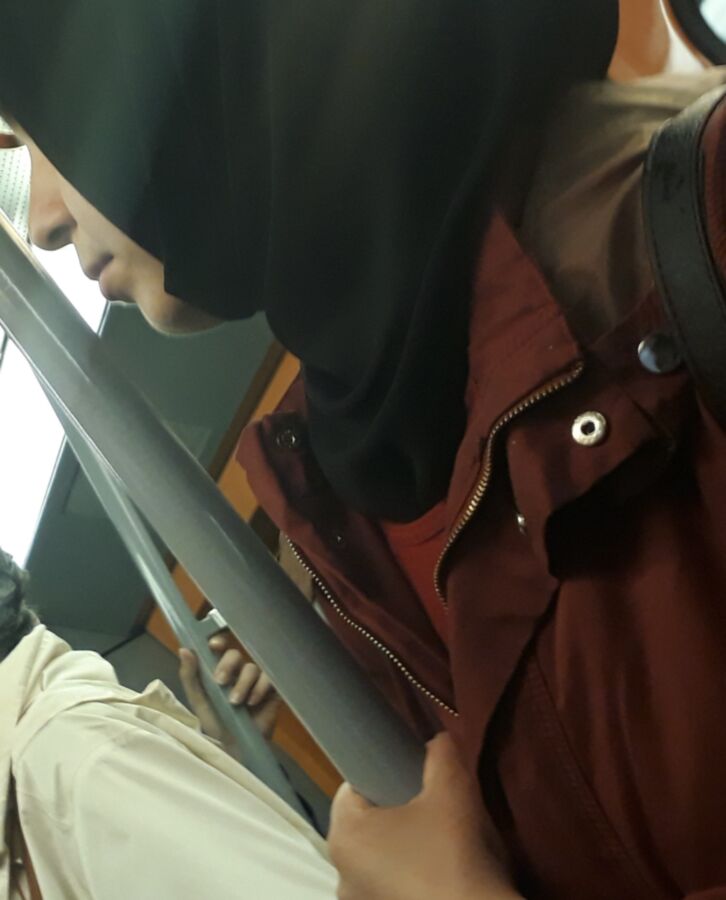 public hijabis 1 of 17 pics