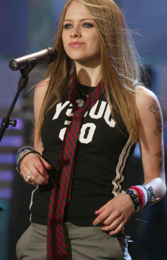 Avril Lavigne  16 of 171 pics