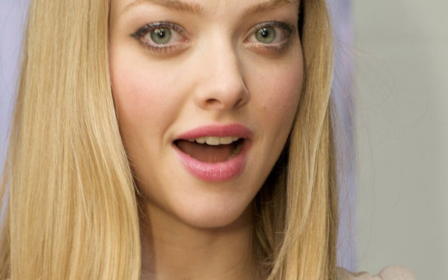 Amanda Seyfried 17 of 115 pics