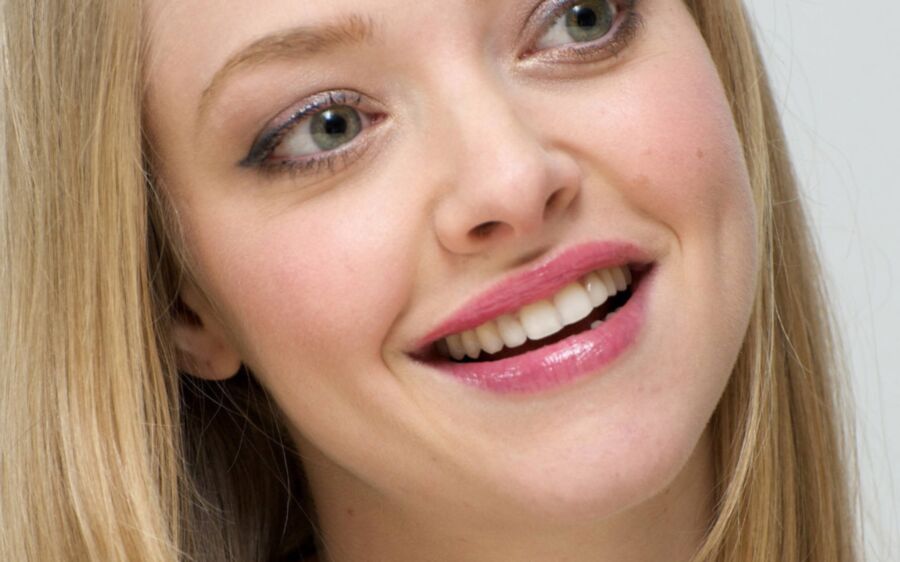 Amanda Seyfried 16 of 115 pics