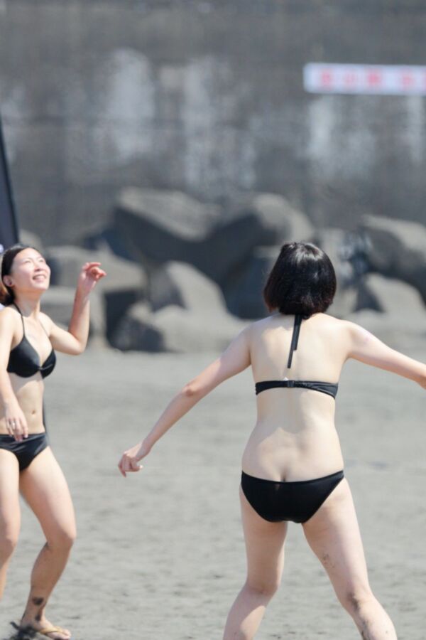 My Favorites - Chinese Public And Bikini 16 of 37 pics