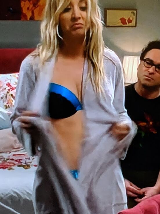 Kaley Cuoco - Sexy Hot 2 of 18 pics