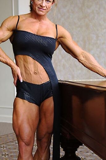 Sonya McFarland! Mature Muscular Redhead With Great Veins! 17 of 27 pics