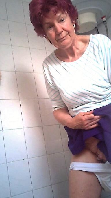 voyeur granny Sigrid wc toilet 23 of 36 pics