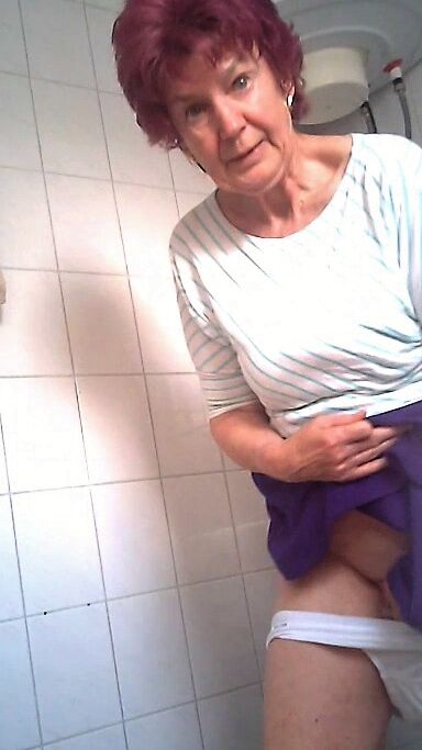voyeur granny Sigrid wc toilet 20 of 36 pics