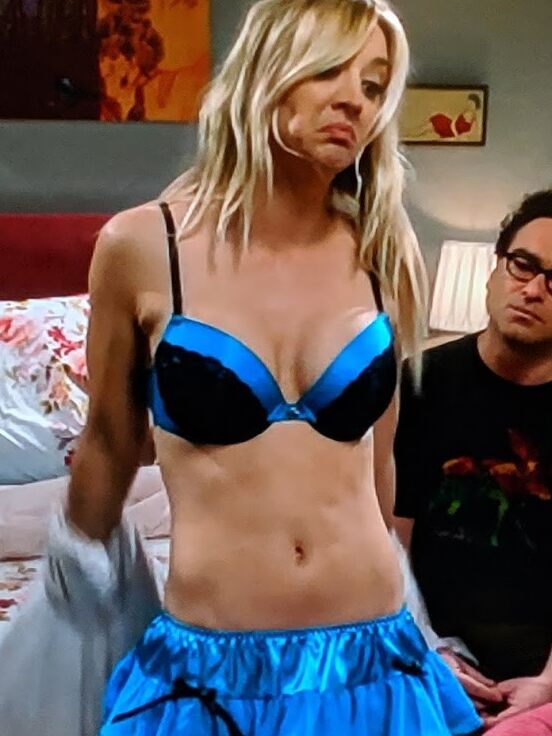 Kaley Cuoco - Sexy Hot 5 of 18 pics