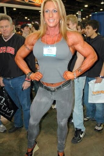 Zoa Linsey! Gorgeous Fake Round Bodybuilder Tits! 16 of 28 pics