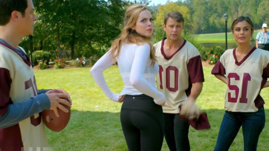 Elizabeth Gillies Ass - screencaps 1 of 21 pics