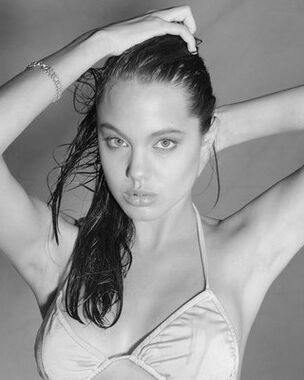Goddess Angelina Jolie 21 of 65 pics