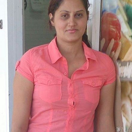 Desi Milf- Preet 1 of 10 pics