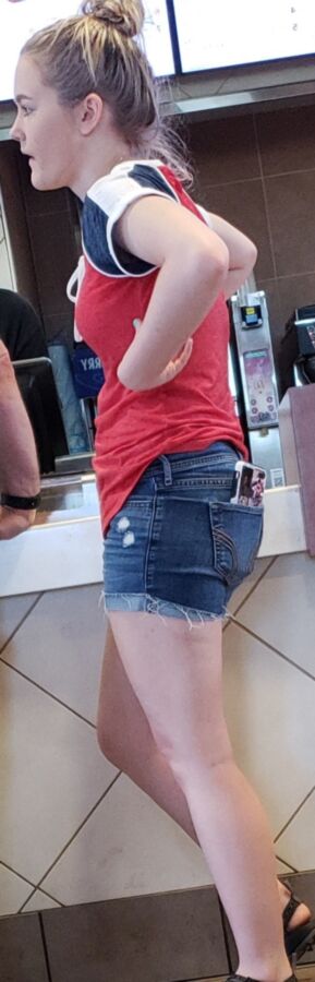 More random creepshot cuties 8 of 28 pics