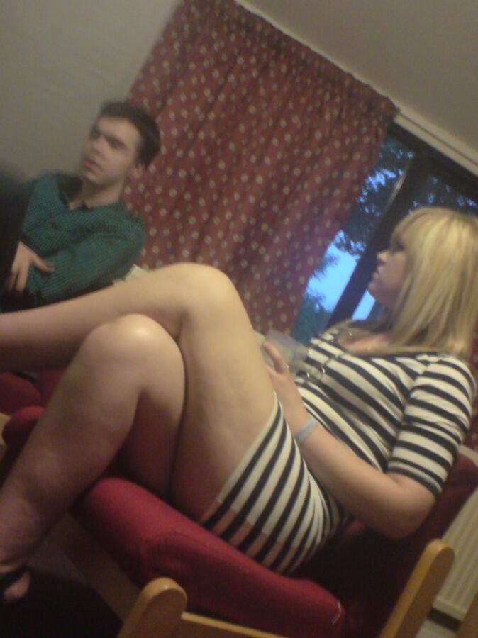 CANDID: Blonde uni slut shows off legs! 11 of 12 pics