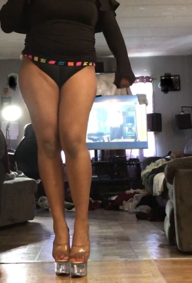 Horny Crossdresser Naomi�s Legs and round ass. 7 of 22 pics