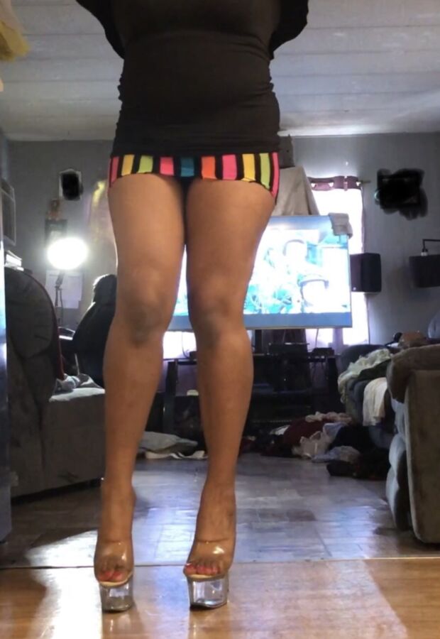 Horny Crossdresser Naomi�s Legs and round ass. 1 of 22 pics