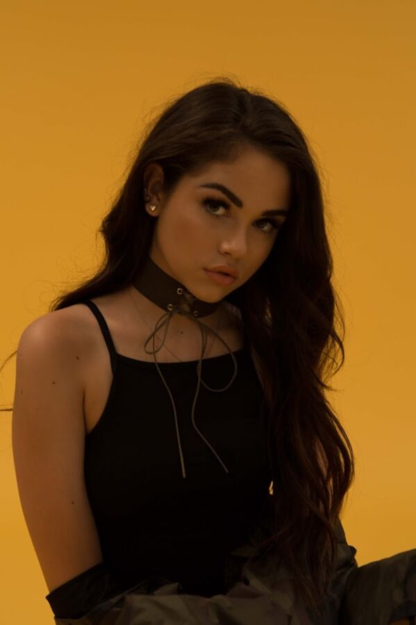 Maggie Lindemann - Fit As Fuck Singer 18 of 21 pics