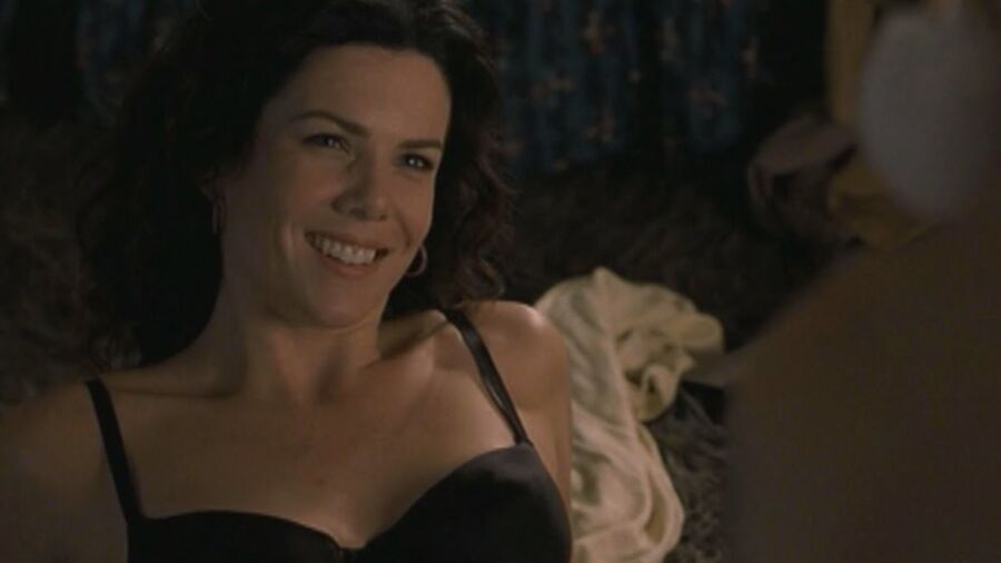 sexy Lauren Graham V 22 of 30 pics