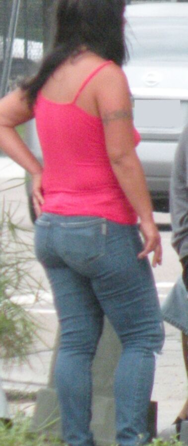 FL HOT HOT thick older slut TIGHT JEANS Little Belly ASS ASS ASS 15 of 42 pics