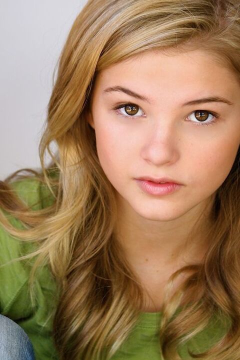 Stefanie Scott 2 of 20 pics