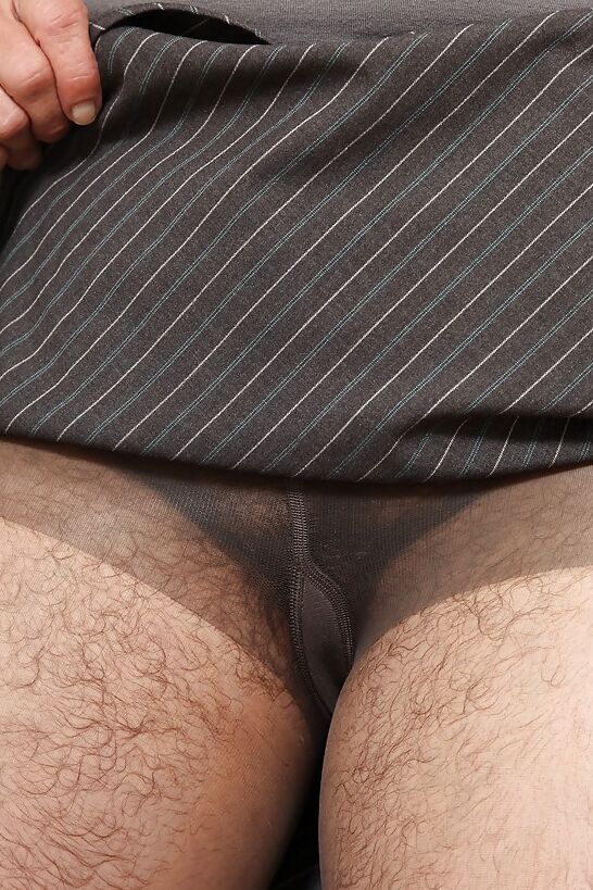 Unshaven- Hairy Mature Pantyhose 6 of 16 pics