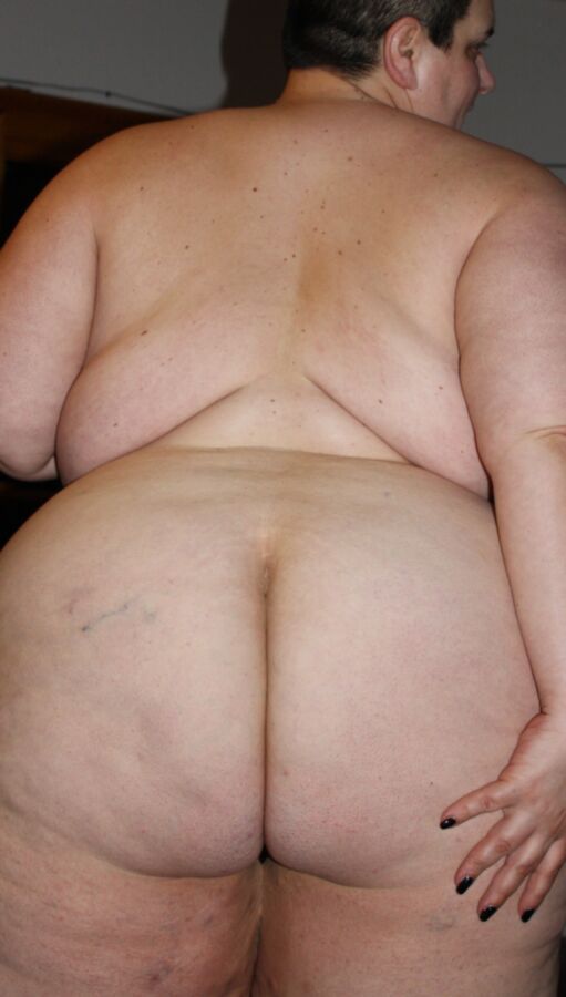 Schamlose fette SSBBW Mastsau  19 of 29 pics