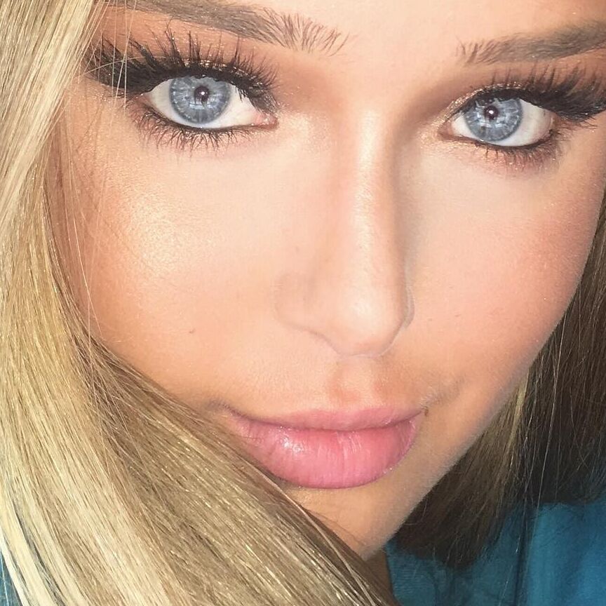 Instagram Teen With Sexiest Lips Ever 11 of 64 pics
