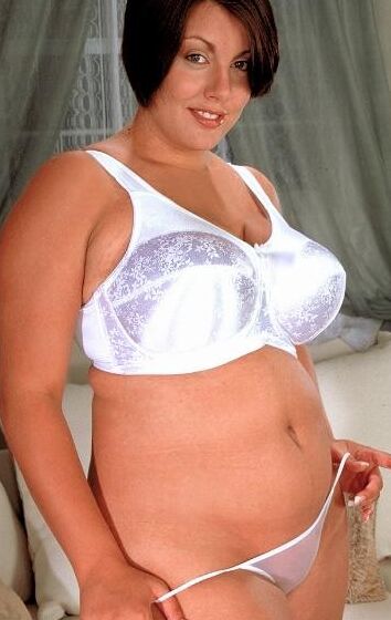 Stunning BBW Eve Tyler (Model) 3 of 30 pics