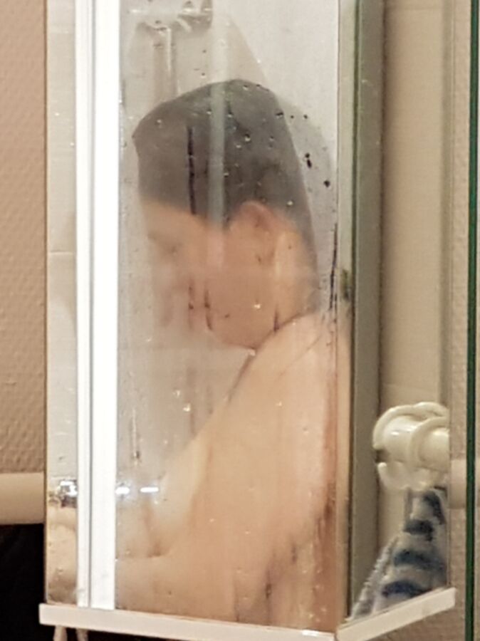 My GF in the Shower (Thanks to the Mirror) 20 of 47 pics