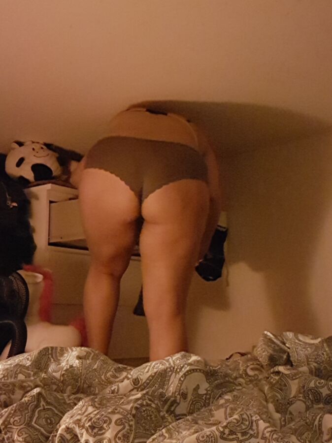 My GF climbing the ladder to the bedroom 14 of 37 pics