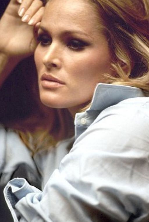 Retro cleb - Ursula Andress - Misc colour non nude 10 of 44 pics