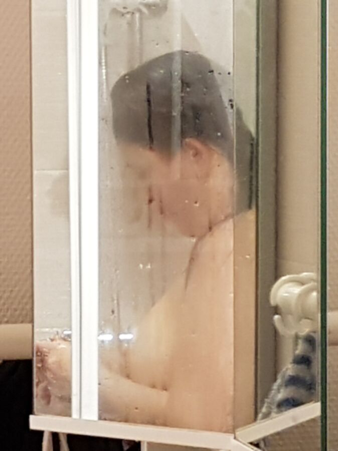 My GF in the Shower (Thanks to the Mirror) 18 of 47 pics