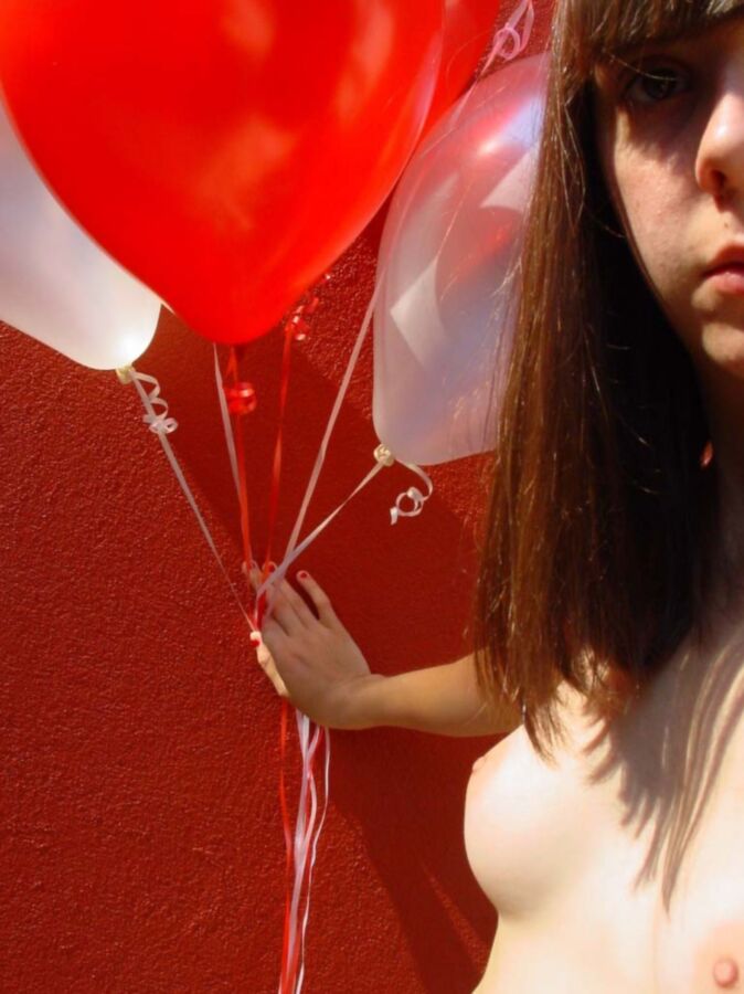 Lydia - Balloongram 18 of 88 pics