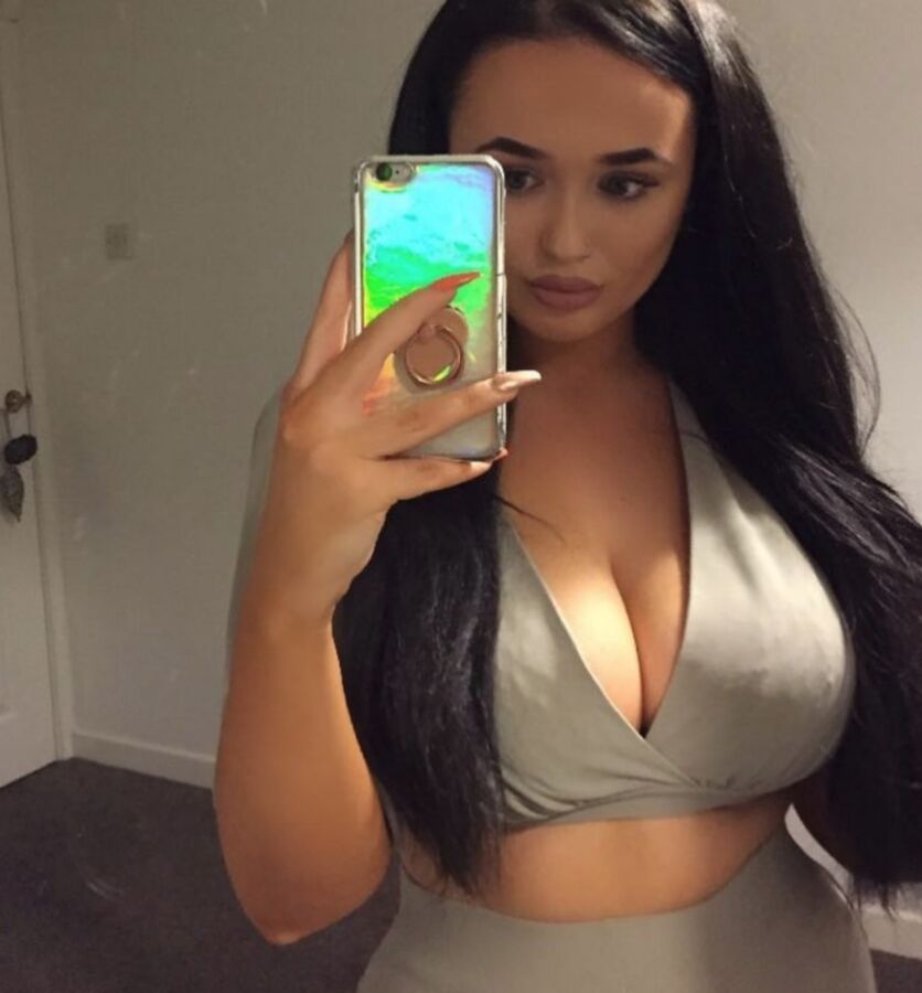 Zoe - Curvy Teen Chav Slut 15 of 200 pics