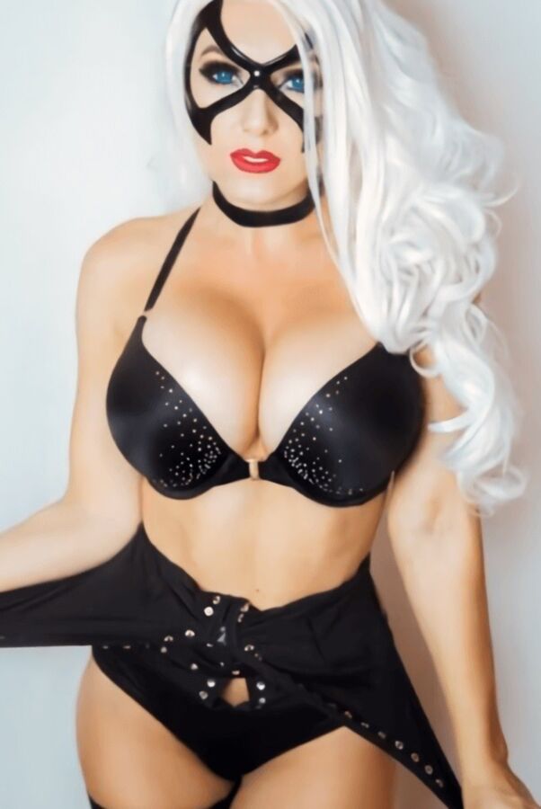 Jessica Nigri - Black Cat cosplay 11 of 25 pics